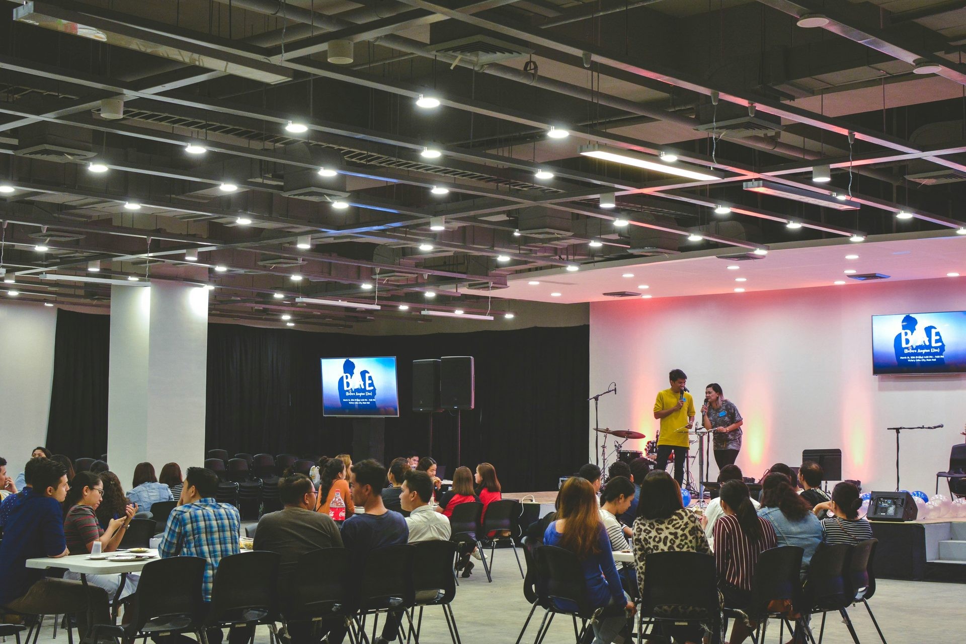 Students at an orientation event